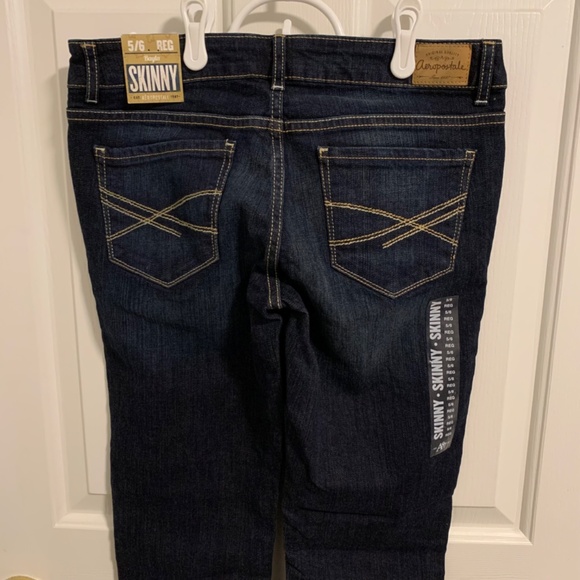 Aeropostale Women Bayla Low Rise Distressed Skinny Jeans Size 5/6 - Picture 7 of 11